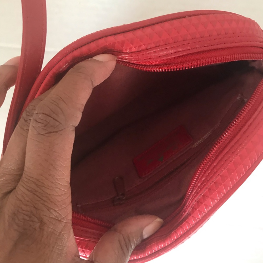 Vintage Liz Claiborne Red Purse - Picture 6 of 8